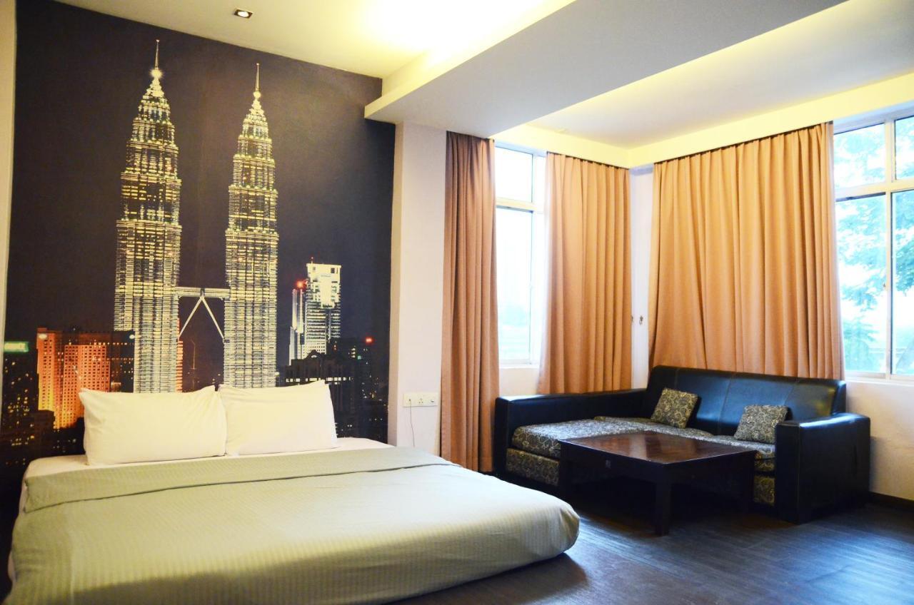 Newland Hotel Johor Bahru Exterior foto